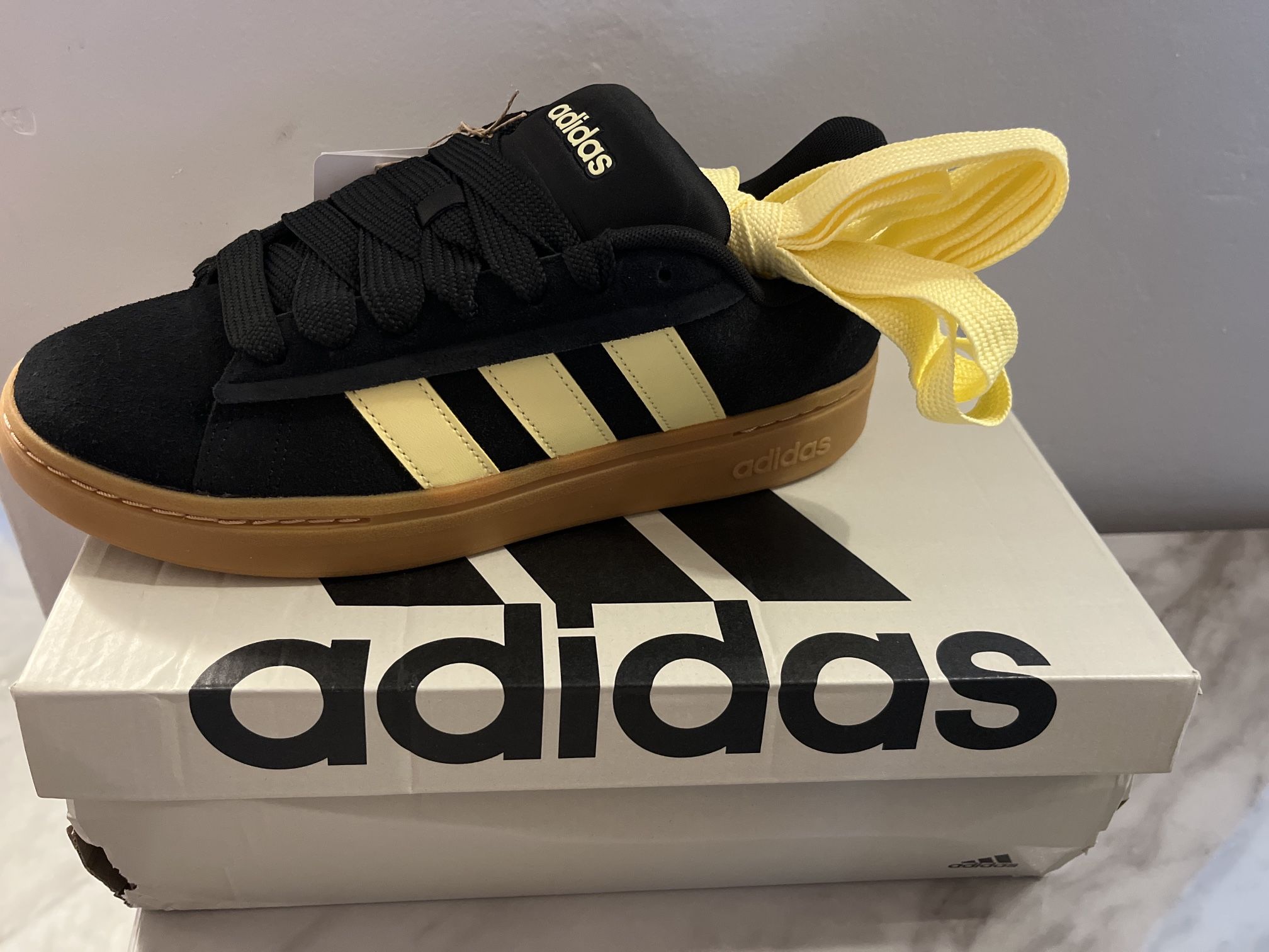 Adidas 9.5 Women
