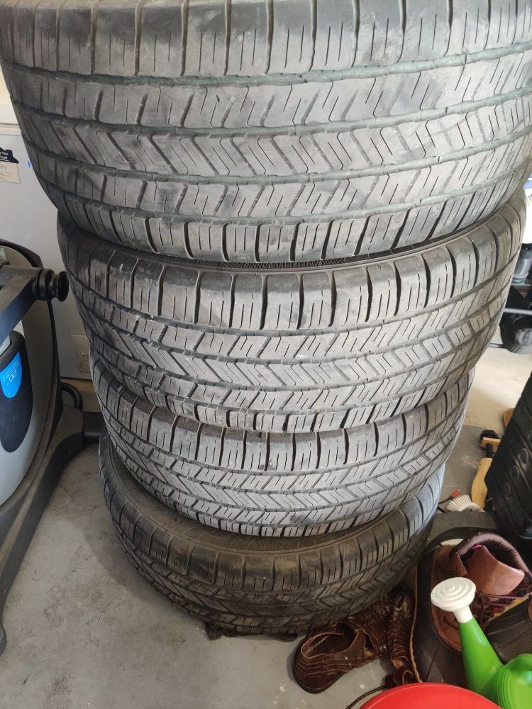 Goodyear LS TIRES 275 55 20 70% thread