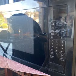 Whirlpool Microwave Excellent Condition 