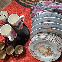 Plates and coffee cups with stand
