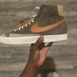 NIKE Men's Blazer Mid '77 Premium Dark Chocolate size 13