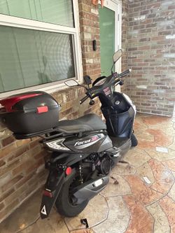 SCOOTER ON SALE YEAR 2025
