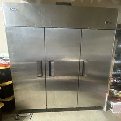 Atosa MBF8006 3 Door Commercial Refrigerator – Needs Service