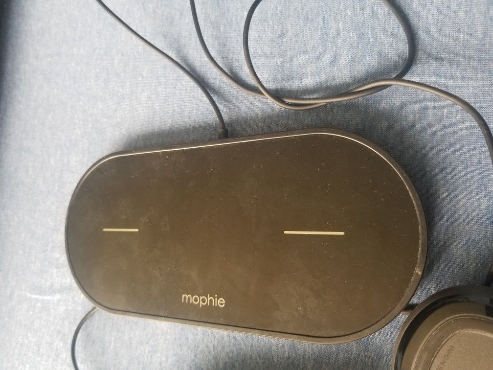 Wireless Charger And Brand New Mouse .