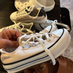Girls Platform converse size 13c (light pink) 