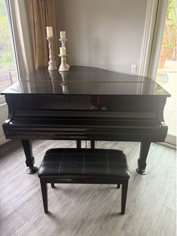 Schumann Baby Grand Piano (G80A)