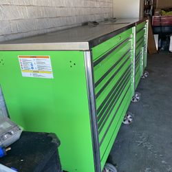 Snap on toolbox 10 feet long 7 feet tall green