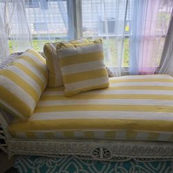 White Premium Wicker Chaise Lounge