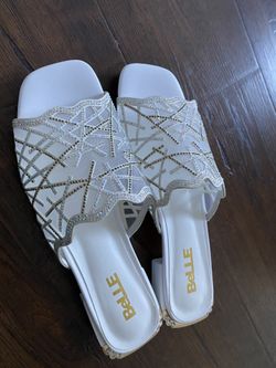 Brand new Belle slippers, size 6.5-7