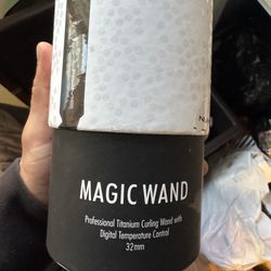 Magic   Curling   Wand   –   1”   or   1.25” Titanium   Barrel   Curling   Iron