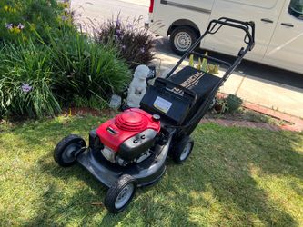 HondaHRC 216  1st Generation hydrostatic transmission Commercial Lawn Mower