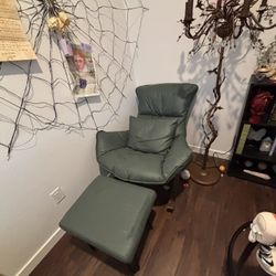 Green Comfy Rocking Chair With Foot Rest