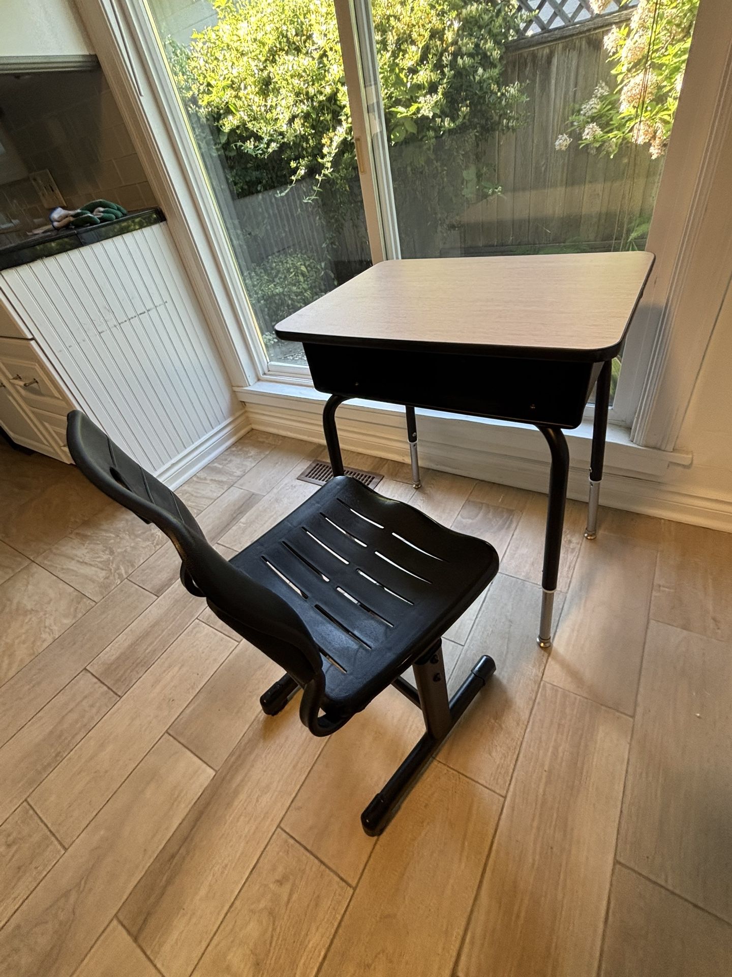 Very New Kids Study Desk (table) And Chair