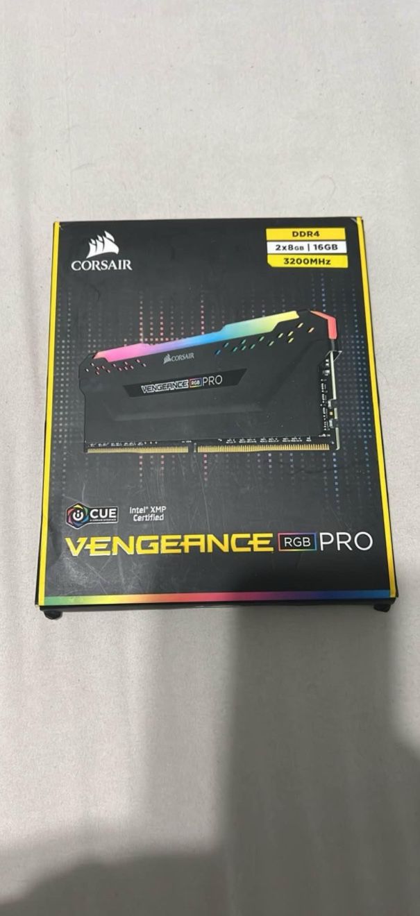 CORSAIR - VENGEANCE RGB PRO 8GB (1x8GB) DDR4 3200MHz