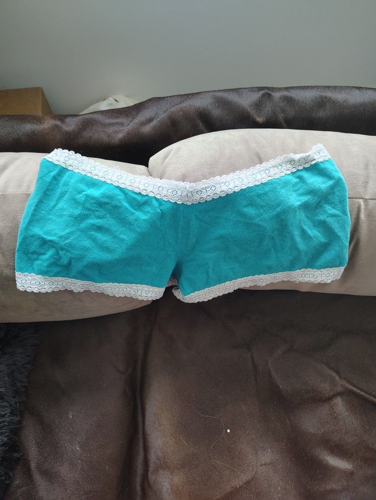 Diabetic Women's Underwear. Pockets On Both Inside Fronts Of Underwear. Velcro Pockets To Hold Pump. Size L