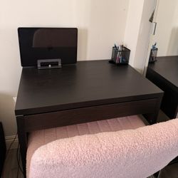 Chair and desk 