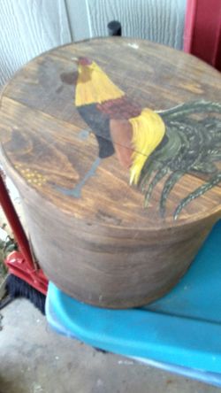 Dufecks Round Wooden Box.