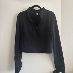 2PK Athletic Wear: Windbreaker And Yoga Crop Long Sleeve