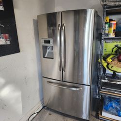 GE Stainless Steel Fridge