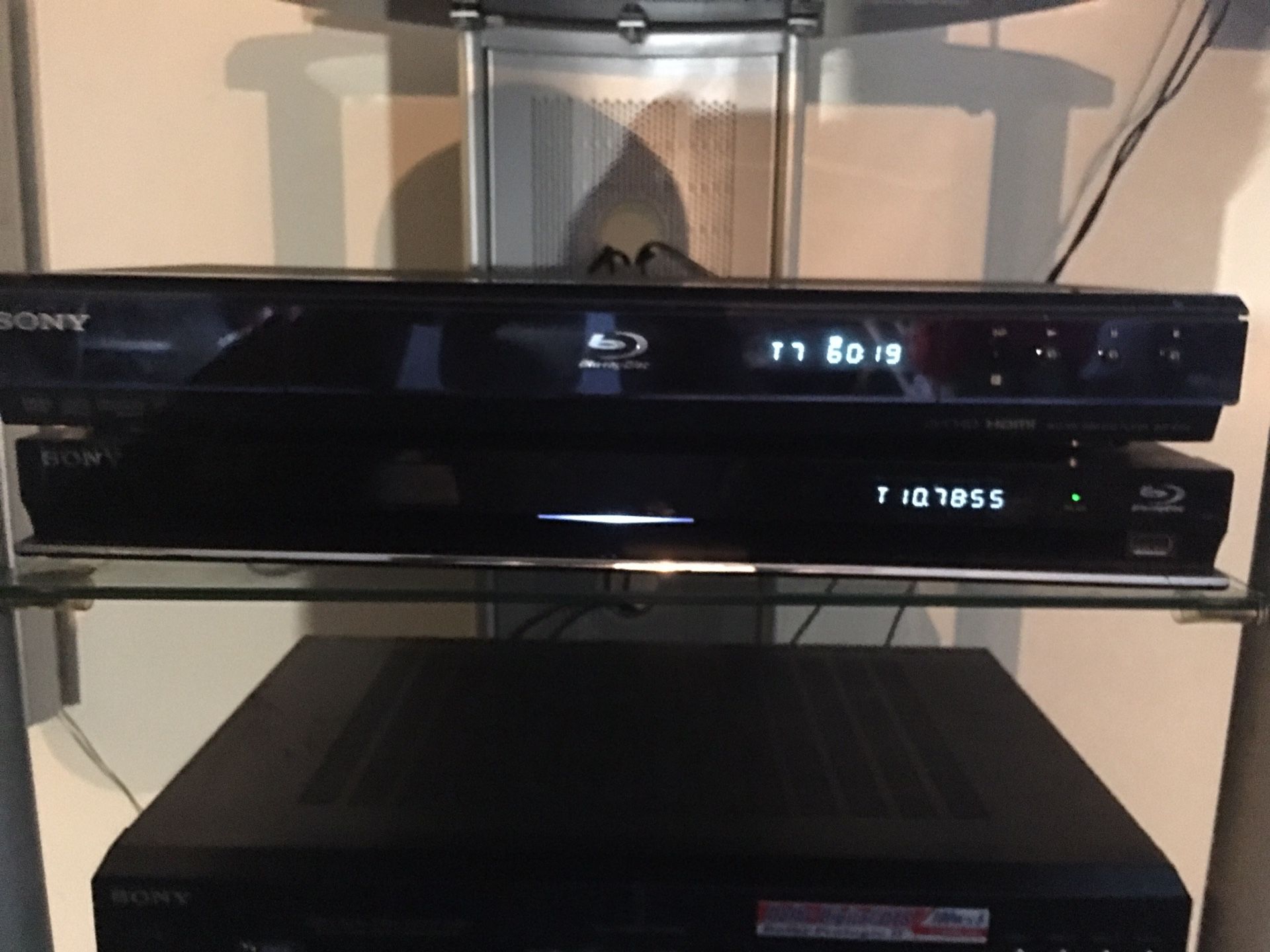 Sonny blue ray cd/dvd player