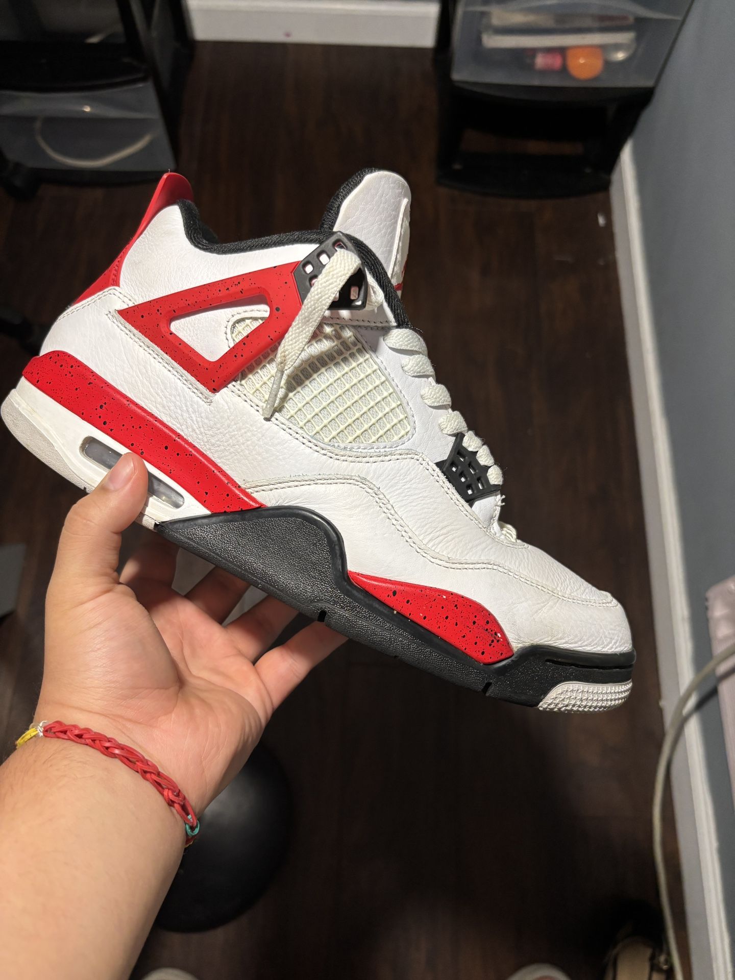 Jordan 4’s Red Cements (READ DESCRIPTION)