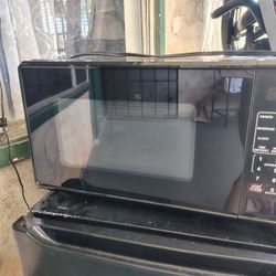 Microwave Walmart Brand Almost New 