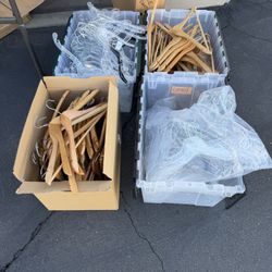 Wooden And Plastic Hangers for Home And Retail