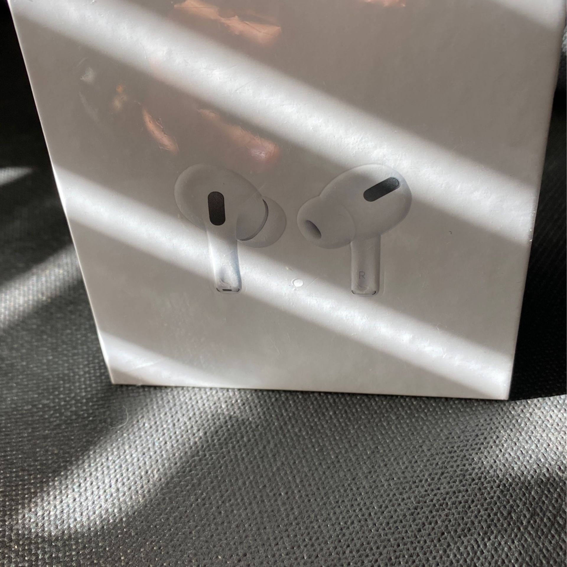 AIRPODS PRO