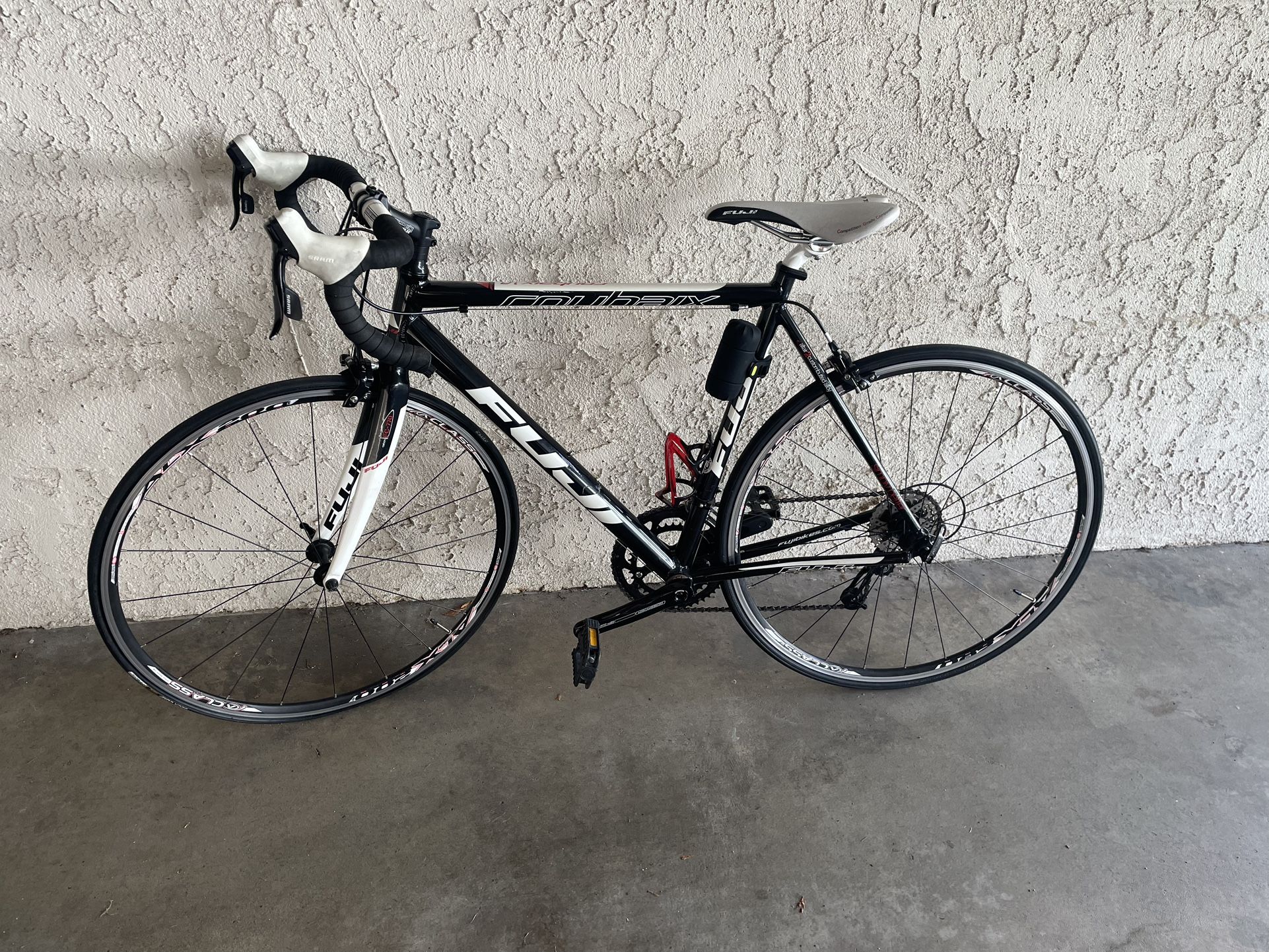 Fuji Roubaix 1.0 Road Bike