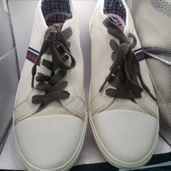 Size 11.5. pair of off-white Ben Sherman Brayson Ox sneakers