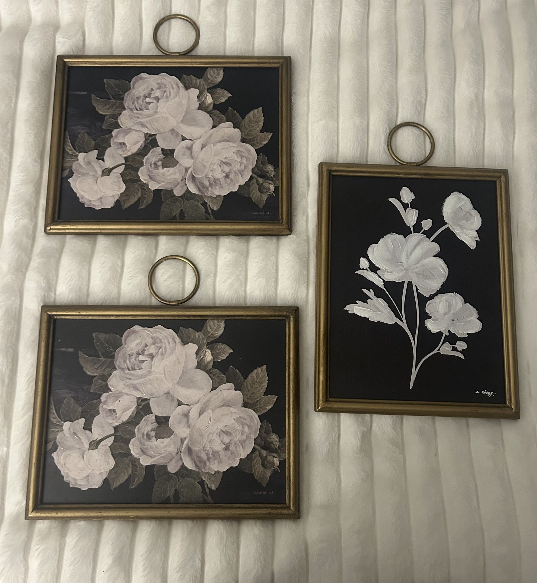Gold antique frames (wall art)