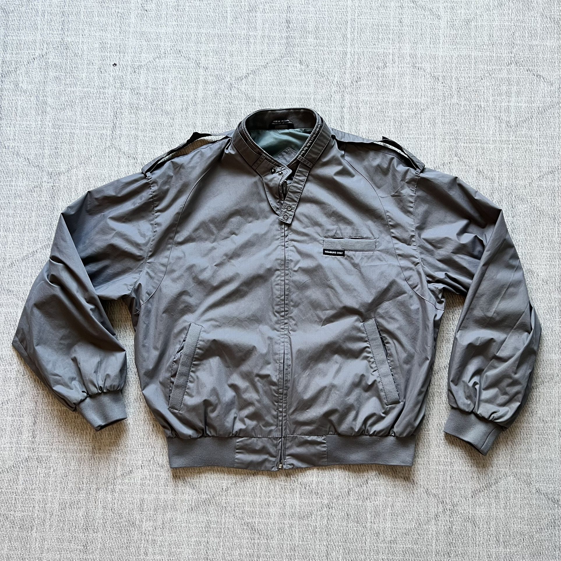 Vintage 1980s Member’s Only Men’s Grey Zip Up Pilot Bomber Jacket size MEDIUM