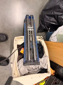 Tile cutter