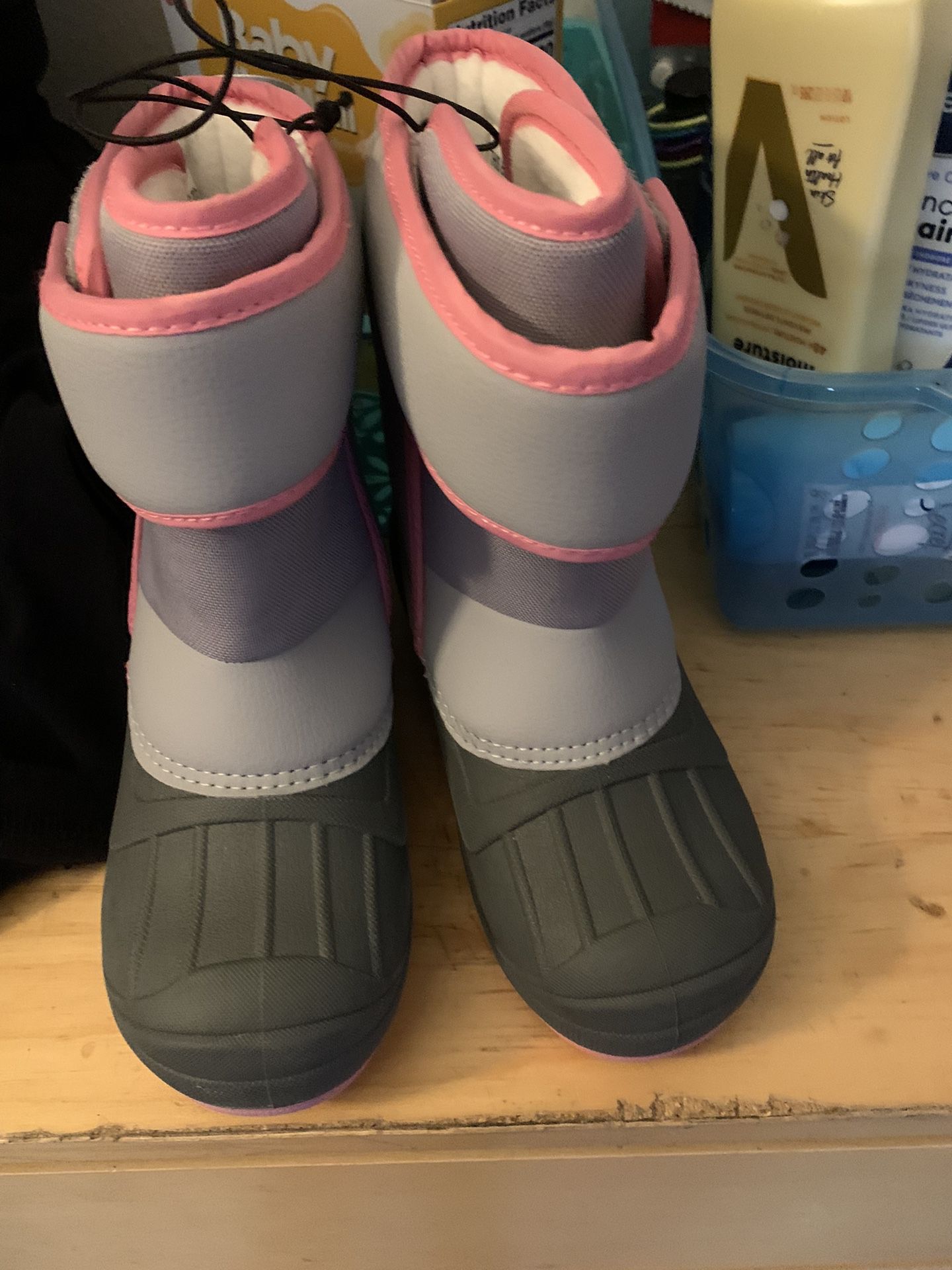 Snow boots 