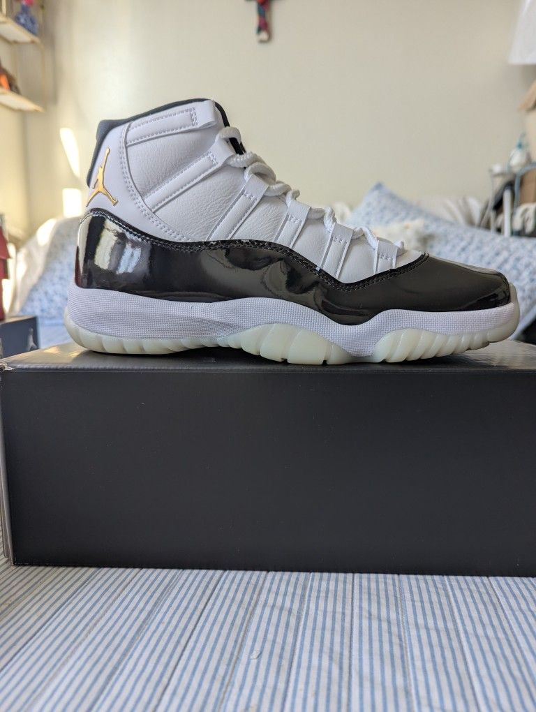 Jordan 11 'Gratitude' - Size 9 - Brand New