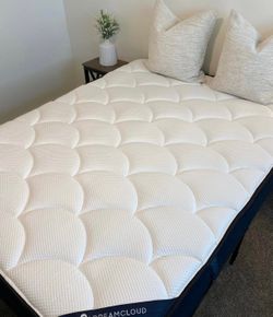 Dreamcloud Classic Hybrid Queen Mattress