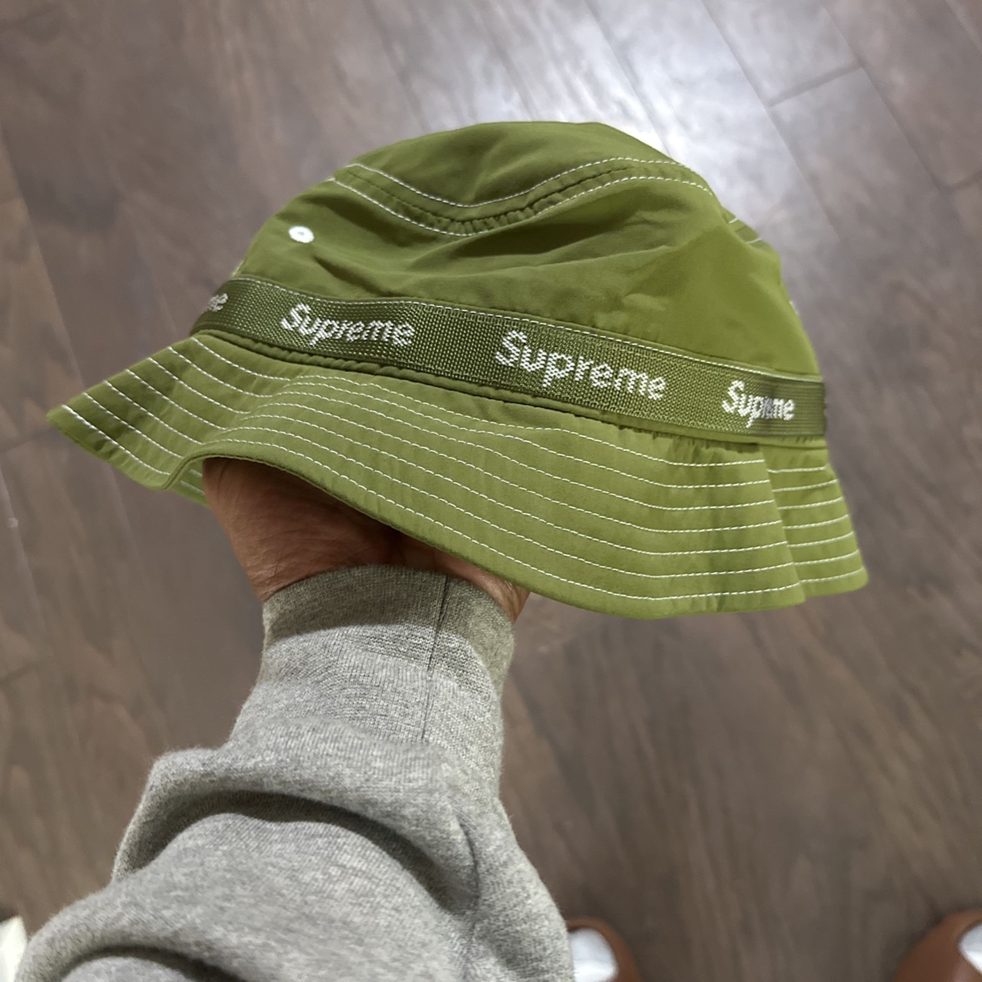 Supreme Bucket Hat M/L