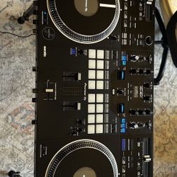 Pioneer DDJ-REV7 Controller