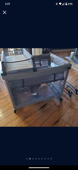 Halo DreamNest Plus Pack And Play / Crib