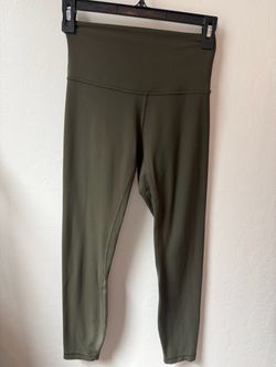 Lululemon size 4 align