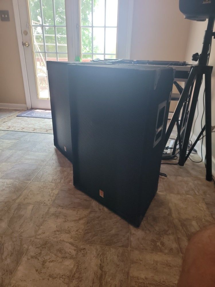 Rockville RSG 15.4 Speakers