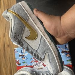 SEAN CLIVER X NIKE DUNK LOW SB “HOLIDAY SPECIAL .”