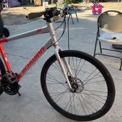 Schwinn-circuit Bike