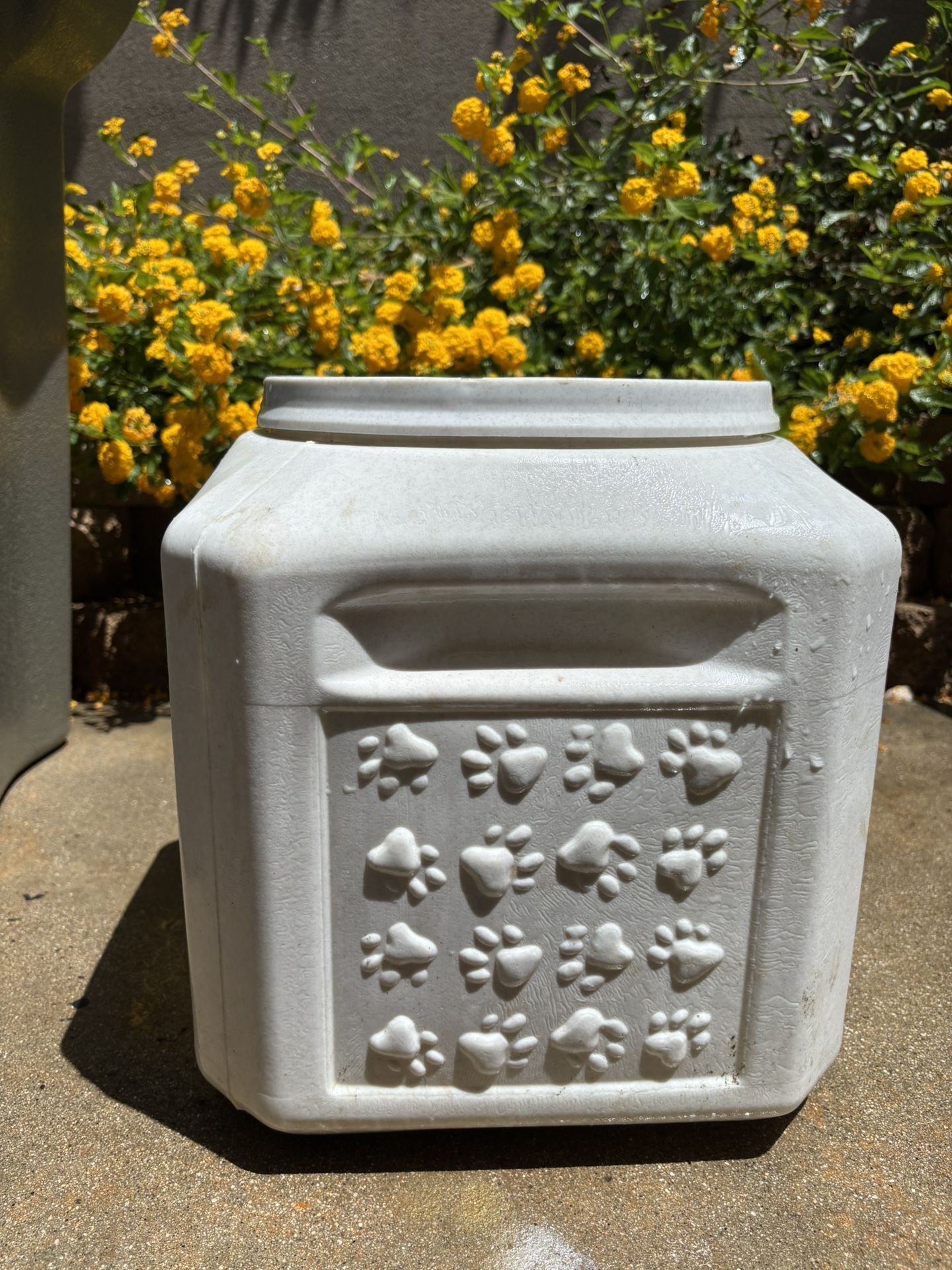 Pet Food Container