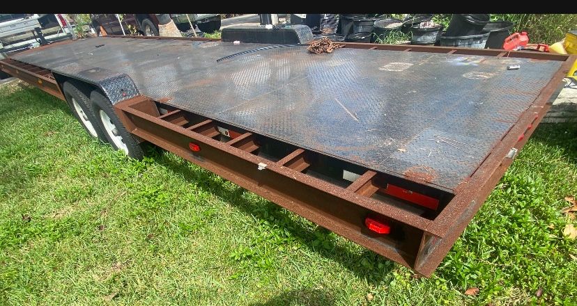 32' Heavy Duty Flatbed Trailer