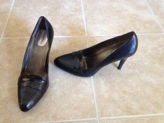 Calvin Klein Cybil Black Pump Size 6 1/2 M