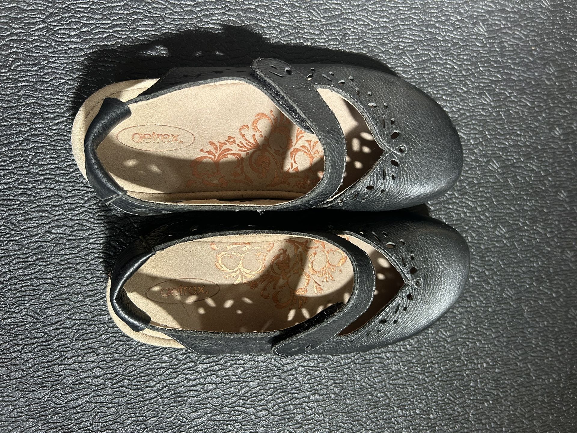 Very Nice Aetrex Cheryl, Black Leather Mary Jane’s Size 7