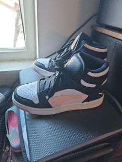 Tennis shoes 👟