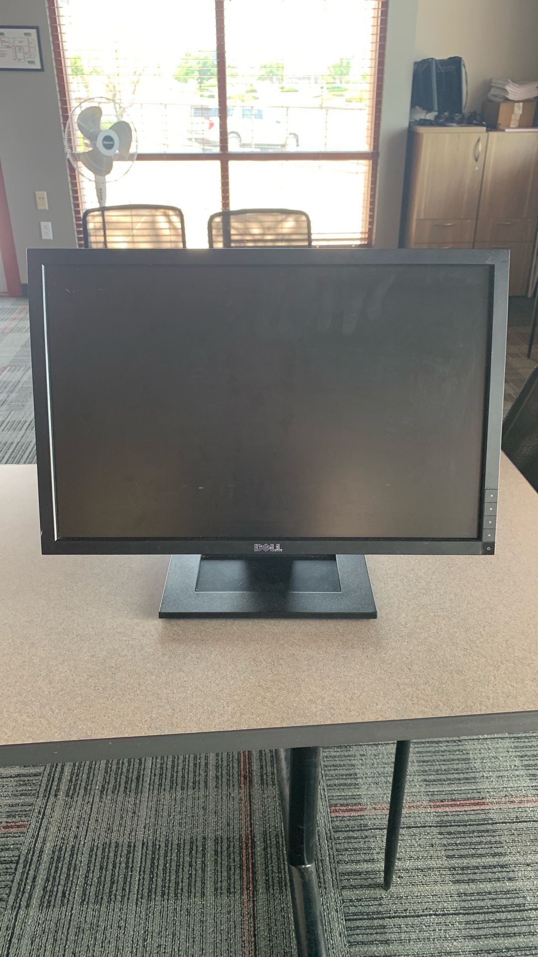 40 Computer Monitors