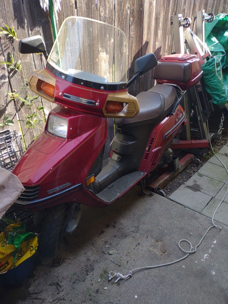 1985 Honda Elite 250